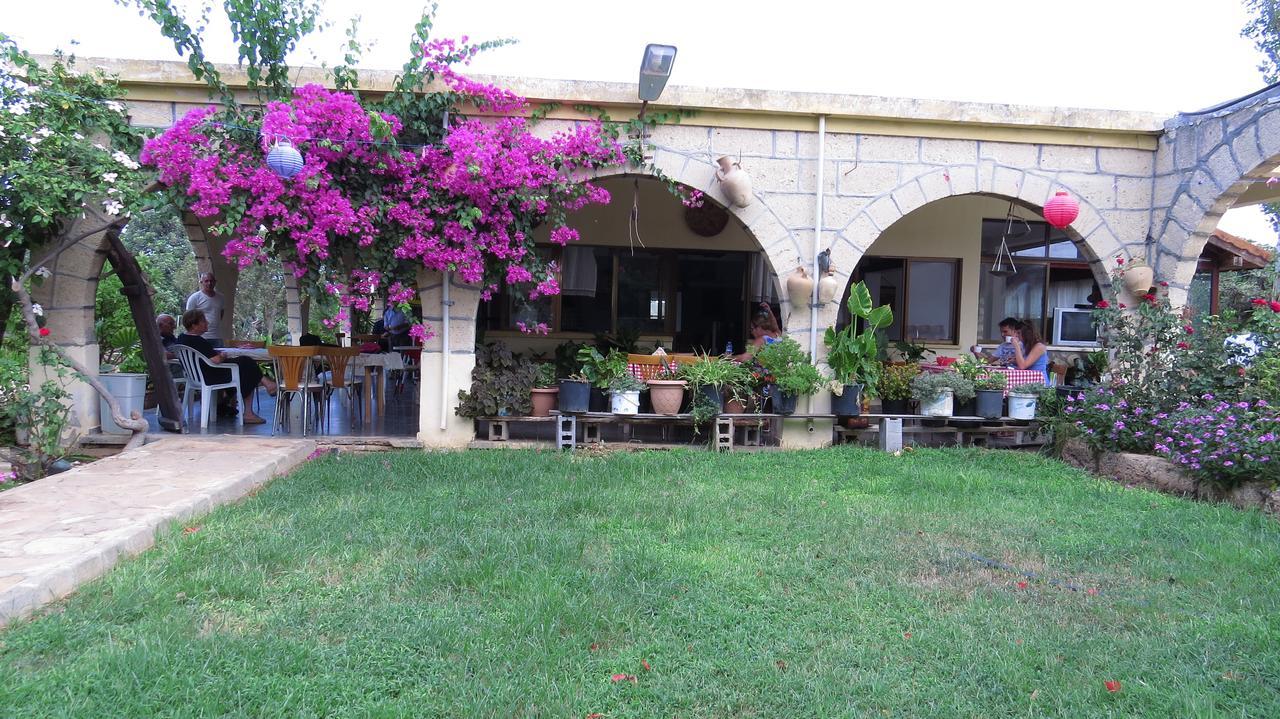Elausa Hotel & Restaurant Rizokarpaso Esterno foto