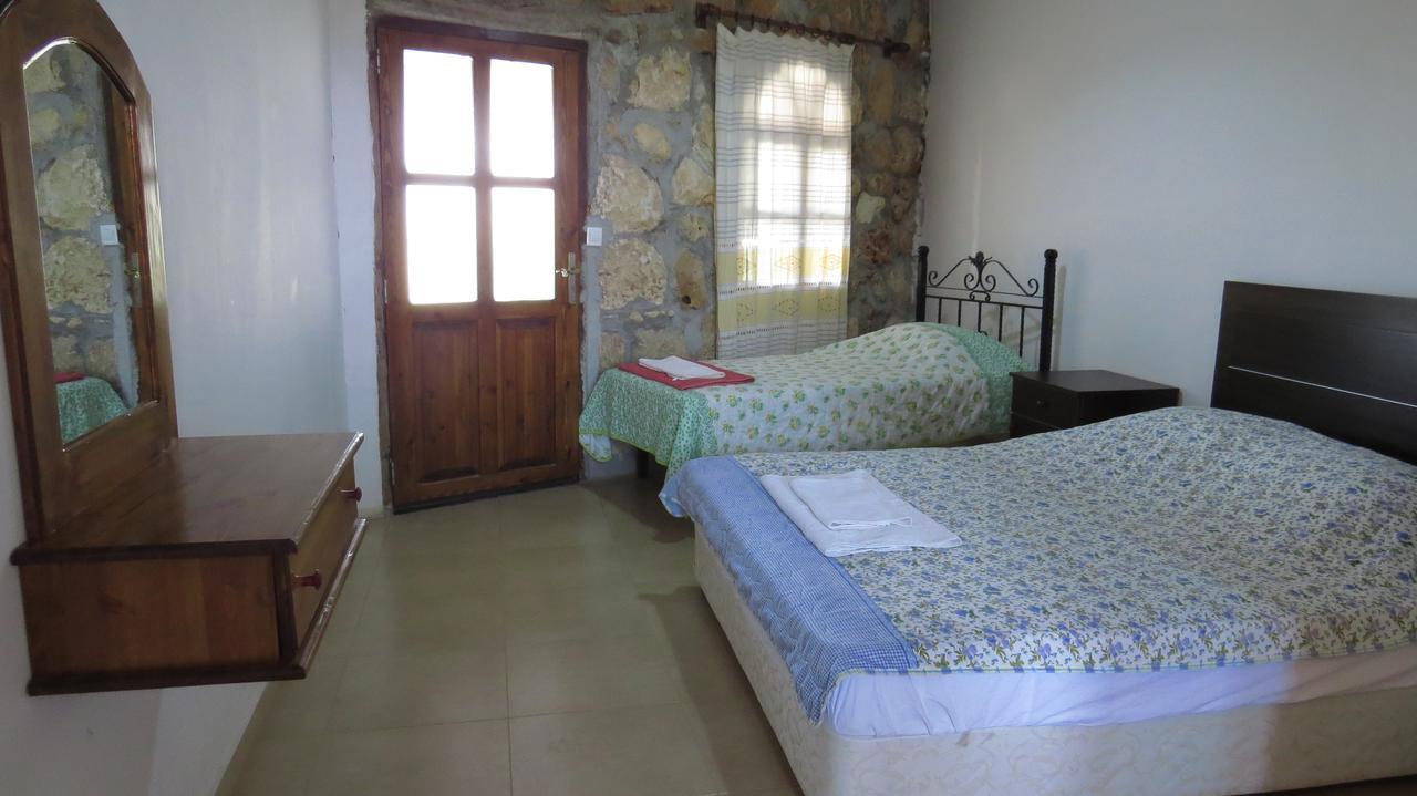 Elausa Hotel & Restaurant Rizokarpaso Esterno foto