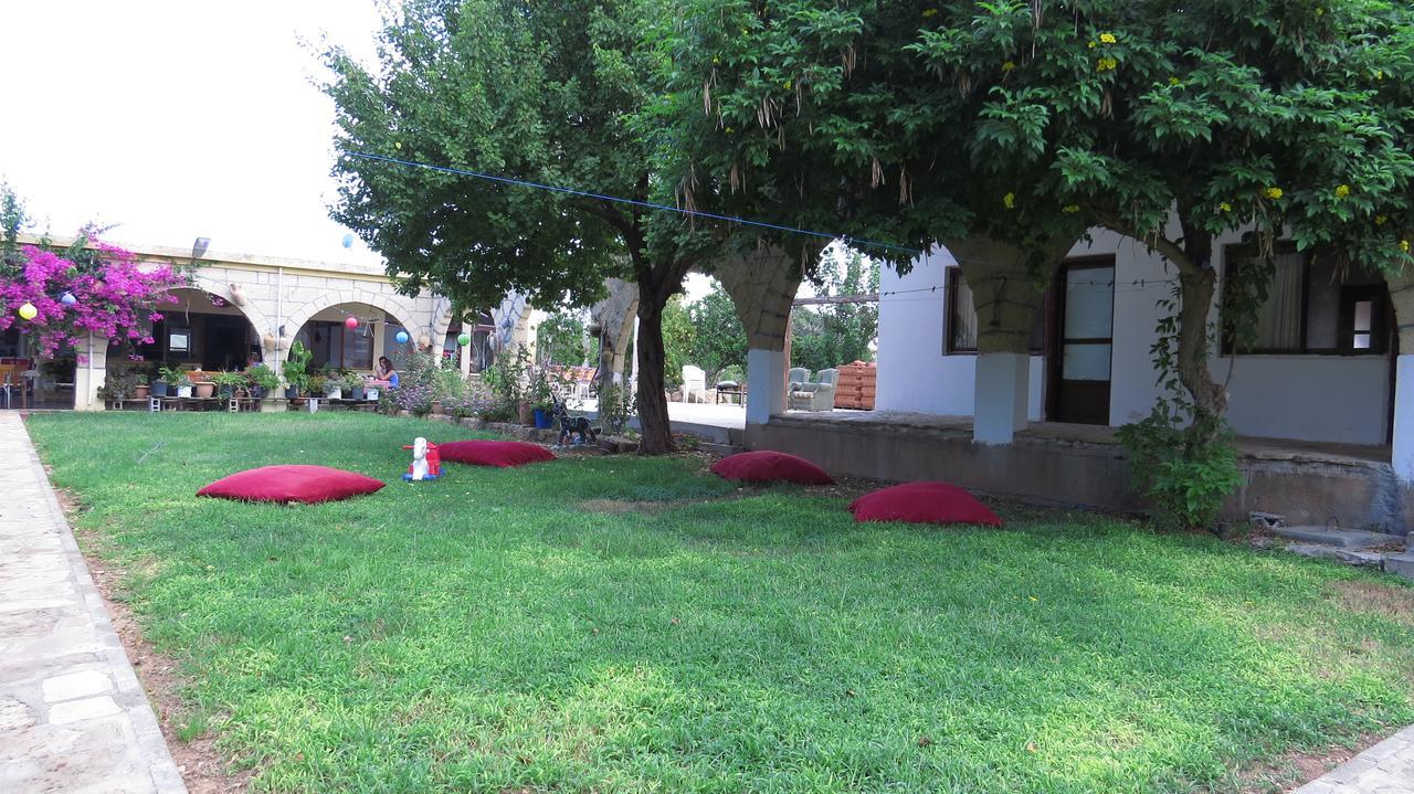 Elausa Hotel & Restaurant Rizokarpaso Esterno foto